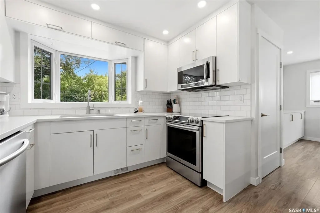 3 Woodlawn Place Regina SK S4S 5M9