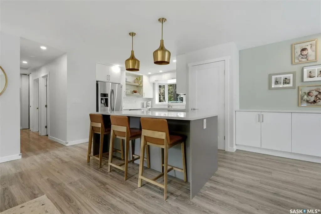 3 Woodlawn Place Regina SK S4S 5M9