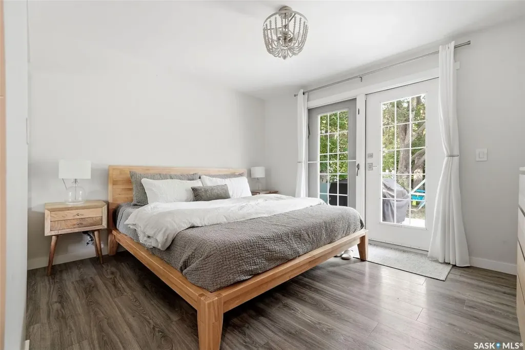 3 Woodlawn Place Regina SK S4S 5M9