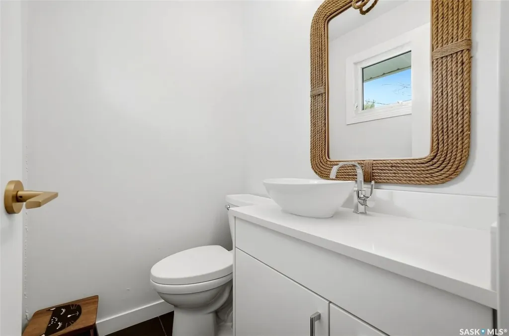 3 Woodlawn Place Regina SK S4S 5M9