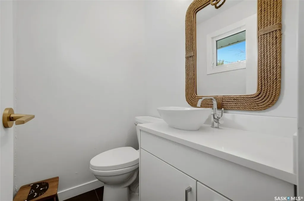 3 Woodlawn Place Regina SK S4S 5M9