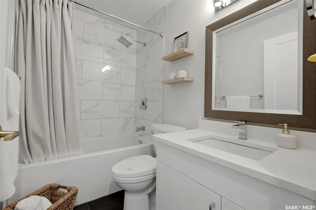 3 Woodlawn Place Regina SK S4S 5M9