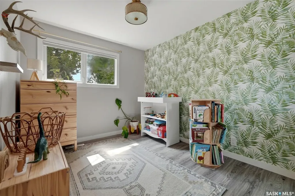 3 Woodlawn Place Regina SK S4S 5M9