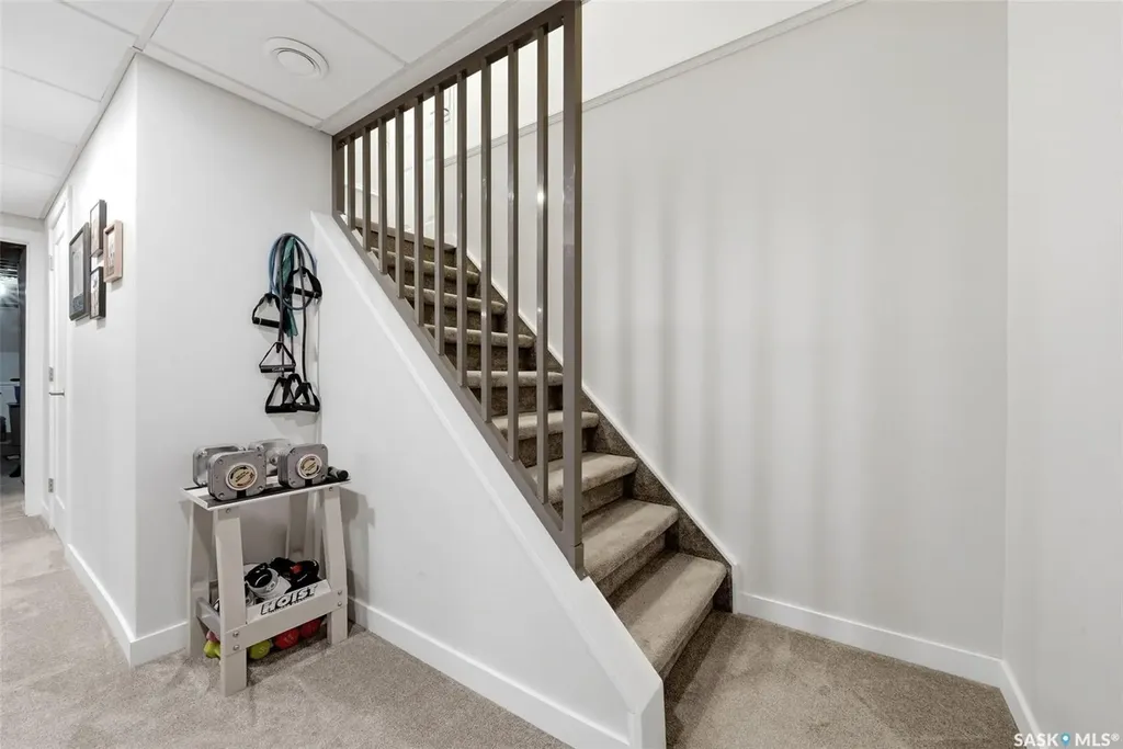 3 Woodlawn Place Regina SK S4S 5M9