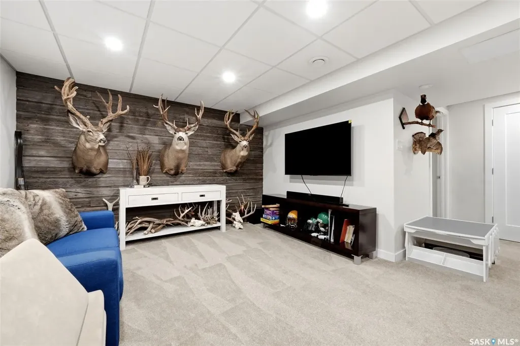 3 Woodlawn Place Regina SK S4S 5M9