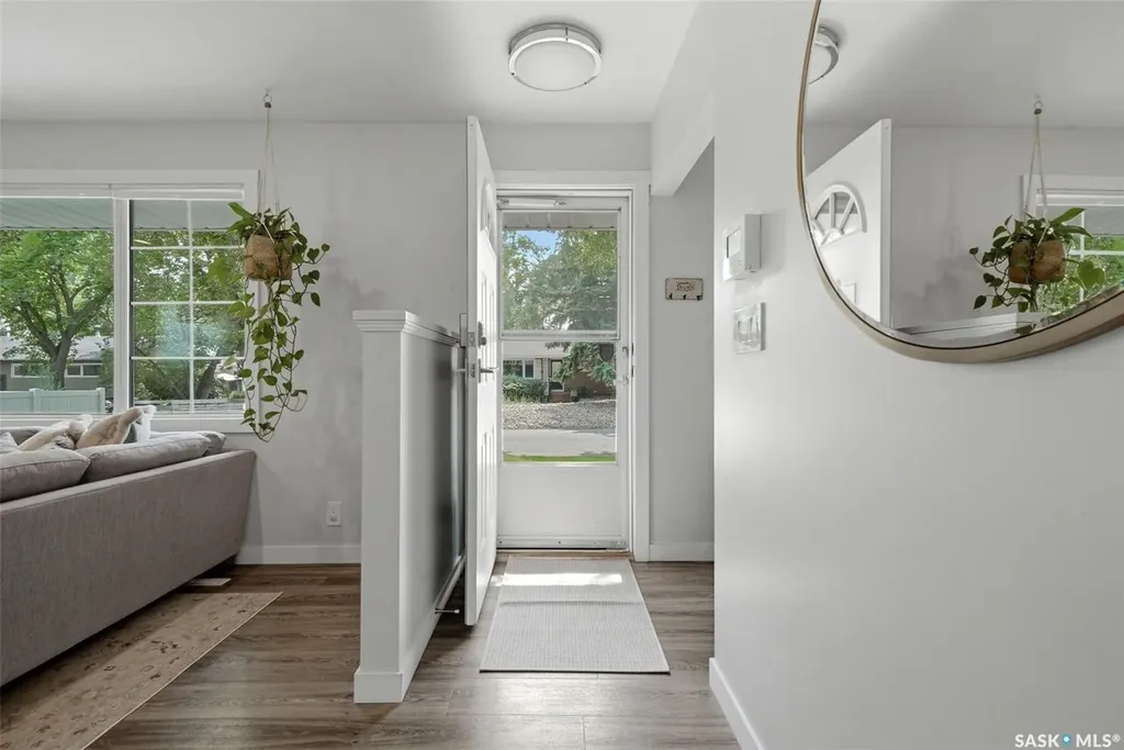 3 Woodlawn Place Regina SK S4S 5M9