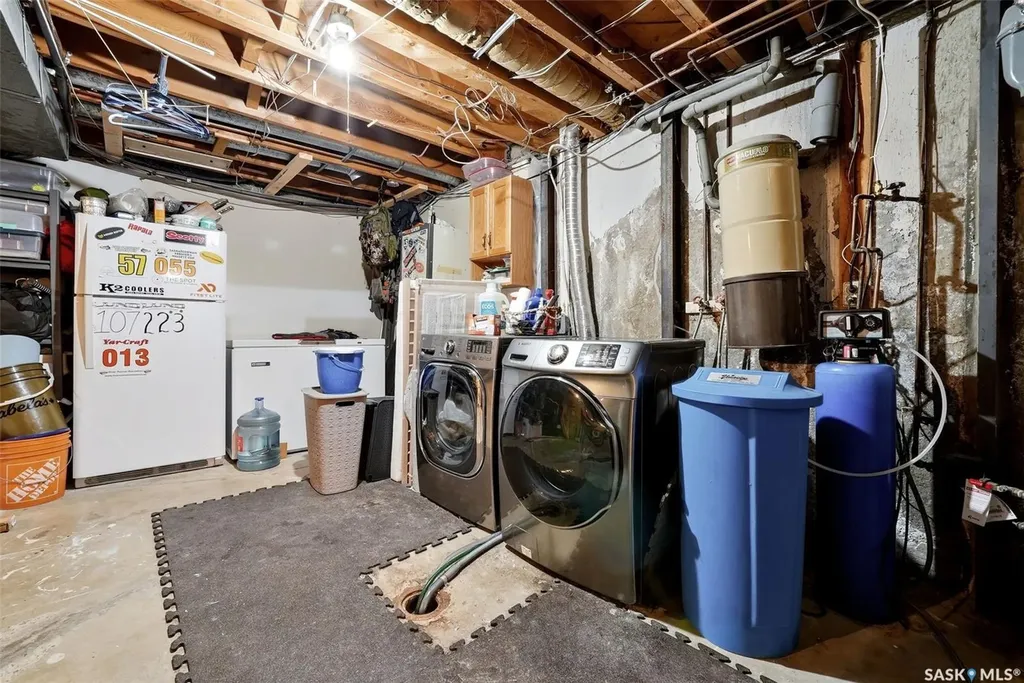 3 Woodlawn Place Regina SK S4S 5M9