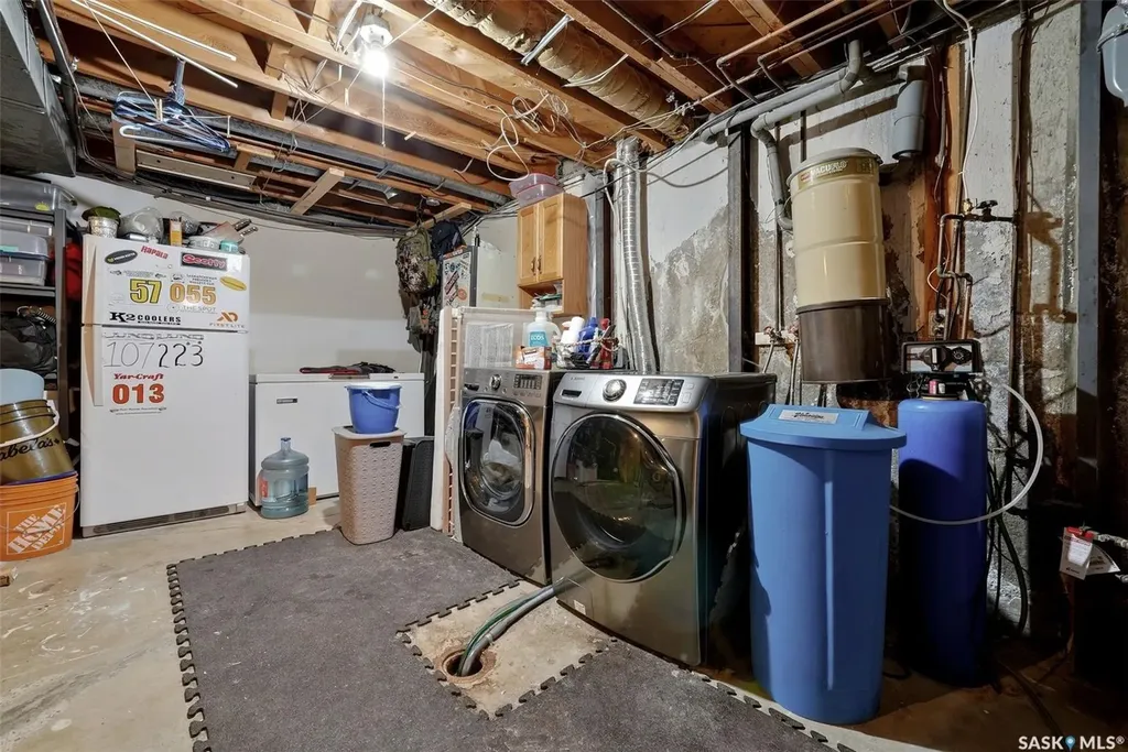3 Woodlawn Place Regina SK S4S 5M9