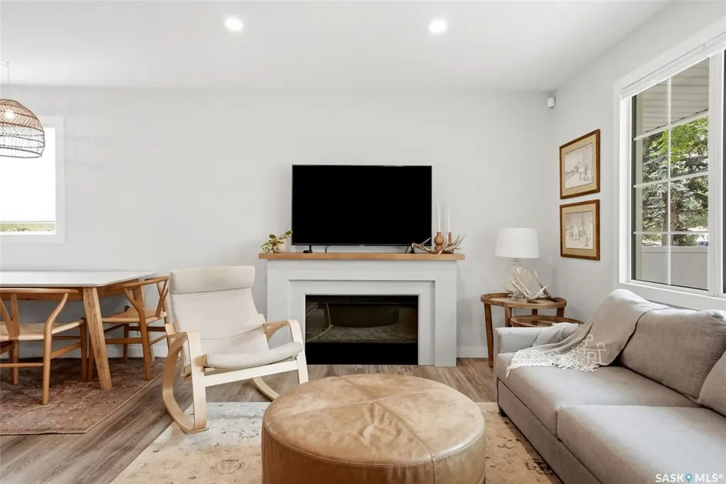 3 Woodlawn Place Regina SK S4S 5M9