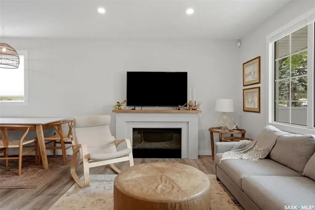 3 Woodlawn Place Regina SK S4S 5M9