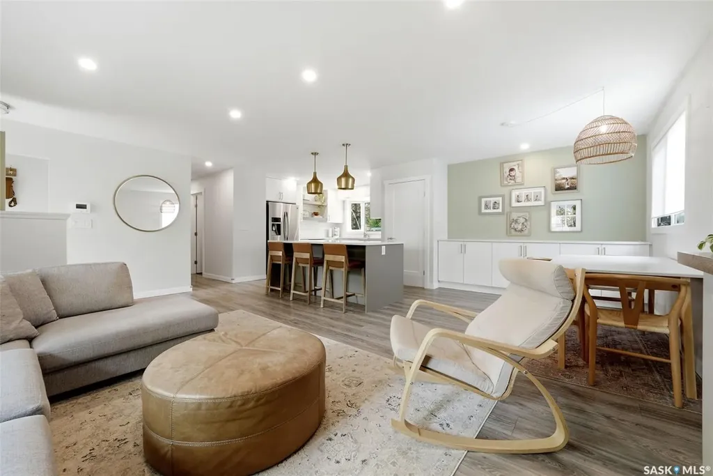3 Woodlawn Place Regina SK S4S 5M9