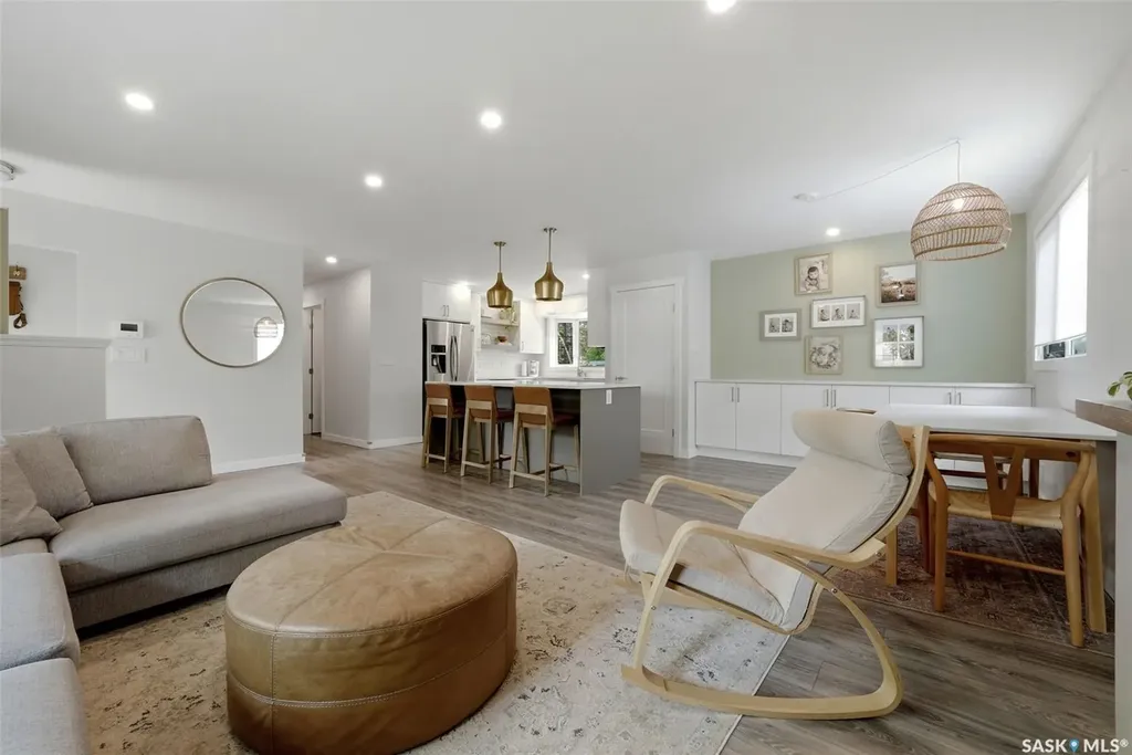 3 Woodlawn Place Regina SK S4S 5M9