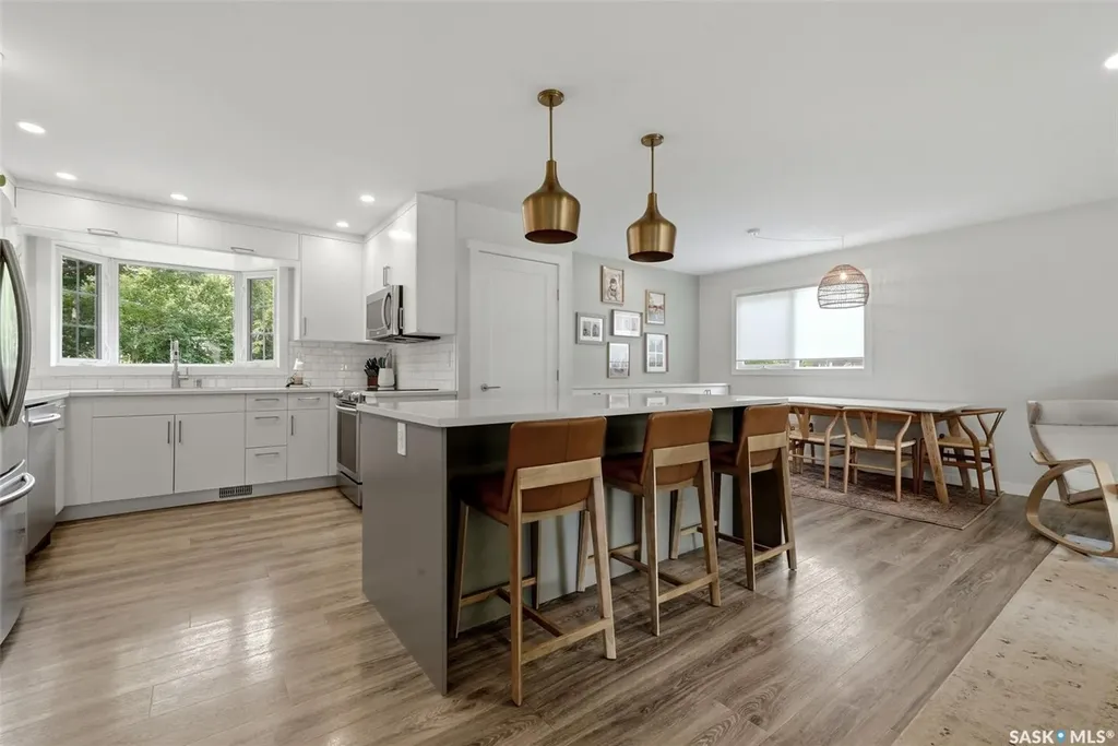 3 Woodlawn Place Regina SK S4S 5M9