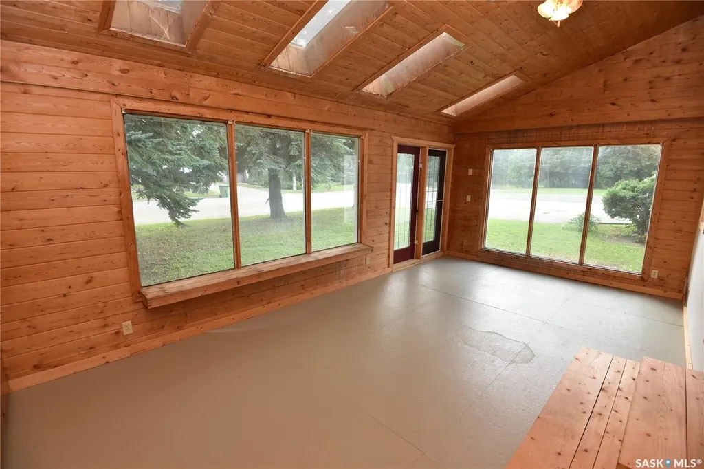 413 Maple Road E Nipawin SK S0E 1E0