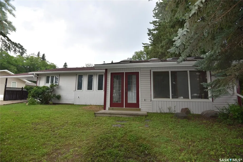 413 Maple Road E Nipawin SK S0E 1E0