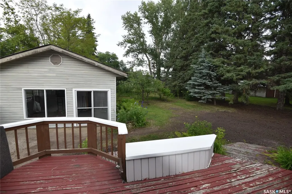 413 Maple Road E Nipawin SK S0E 1E0
