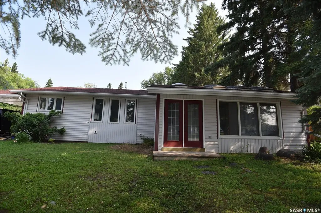 413 Maple Road E Nipawin SK S0E 1E0