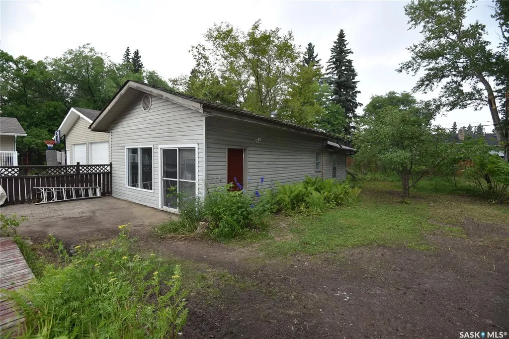 413 Maple Road E Nipawin SK S0E 1E0
