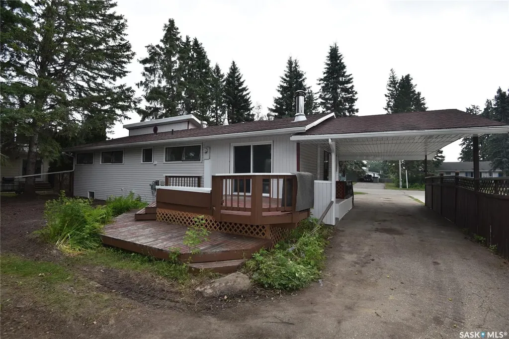 413 Maple Road E Nipawin SK S0E 1E0