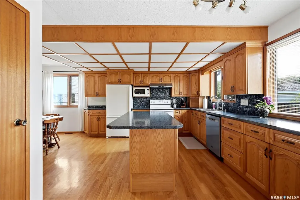 133 113th Street W Saskatoon SK S7N 1V9