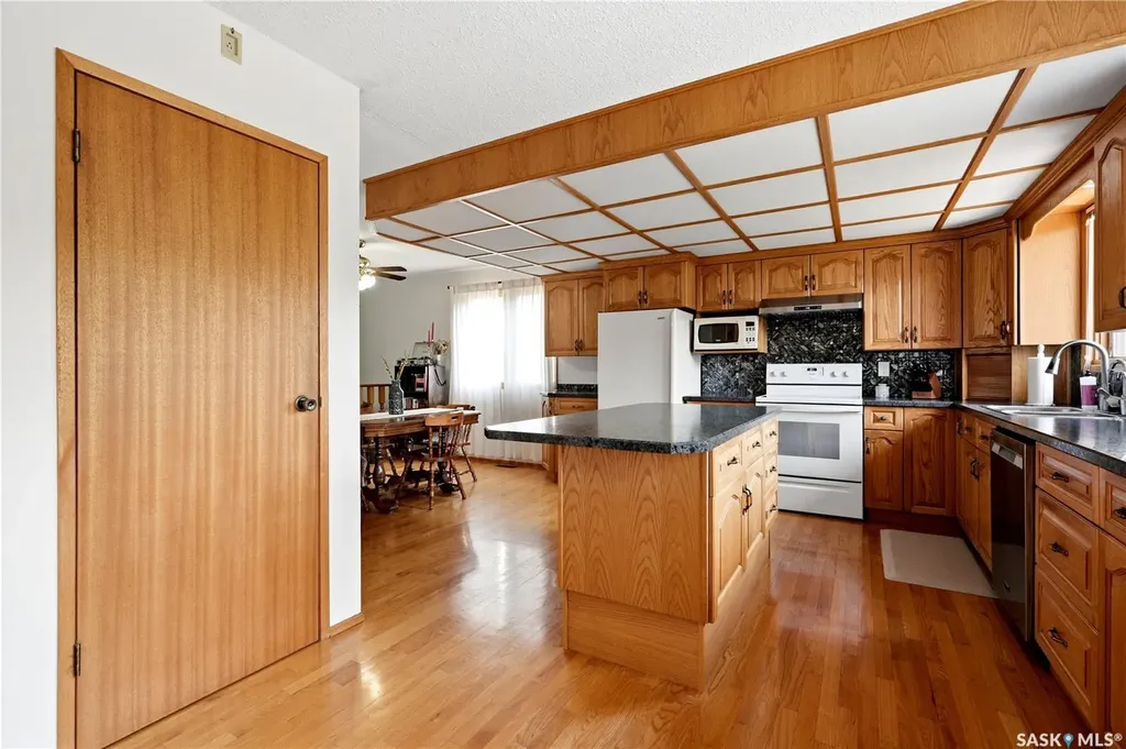 133 113th Street W Saskatoon SK S7N 1V9