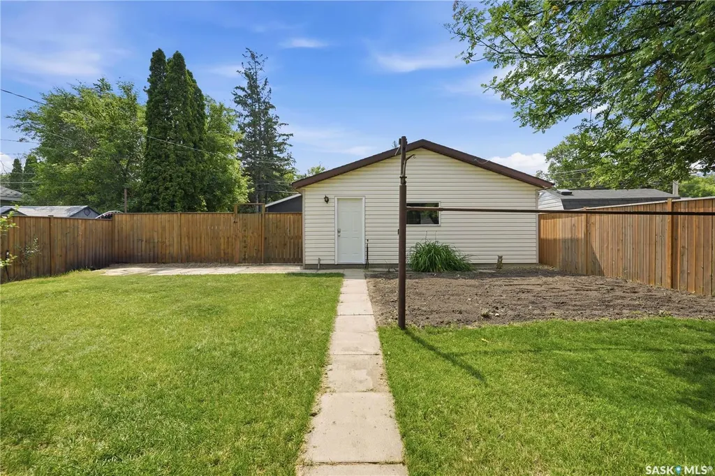 133 113th Street W Saskatoon SK S7N 1V9