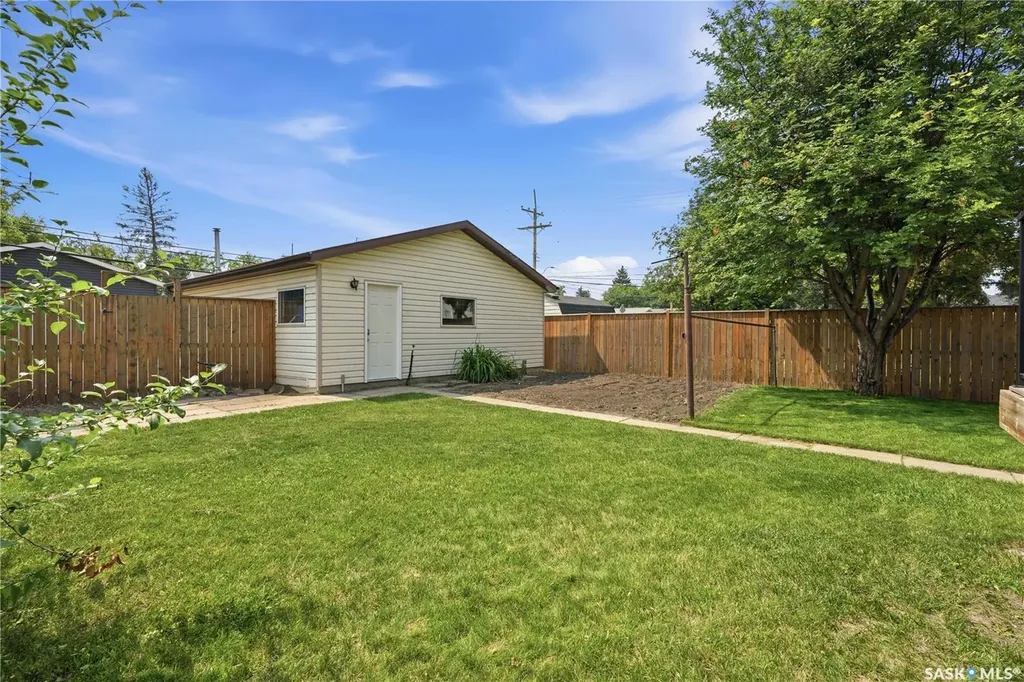 133 113th Street W Saskatoon SK S7N 1V9