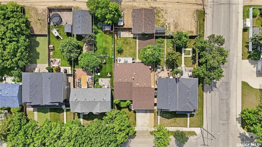 133 113th Street W Saskatoon SK S7N 1V9