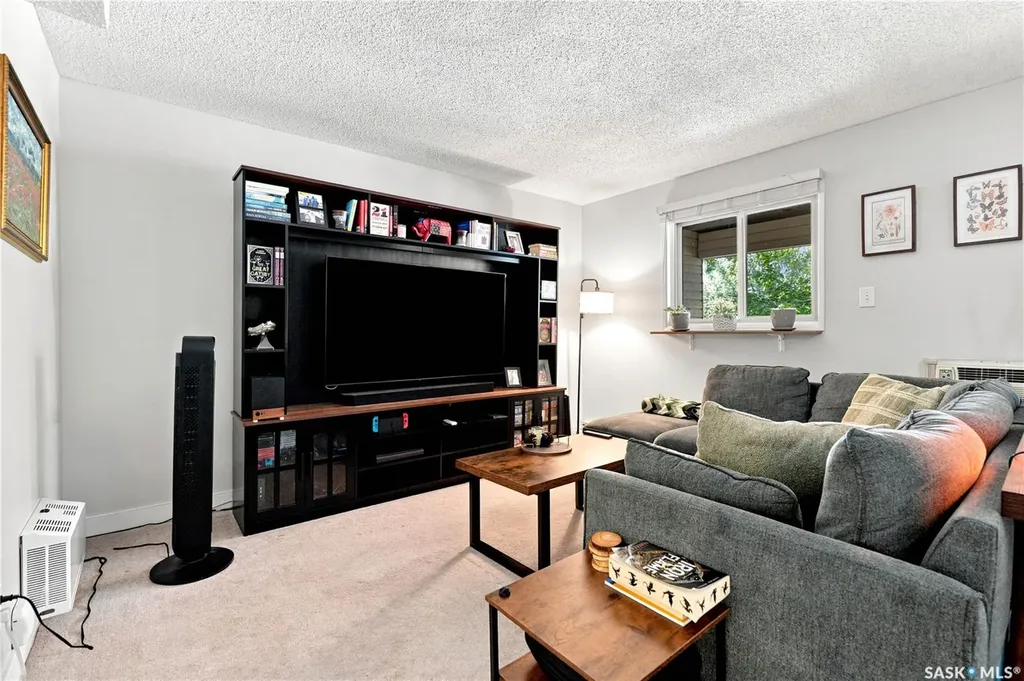 122 Edinburgh Place Saskatoon SK S7H 5J7