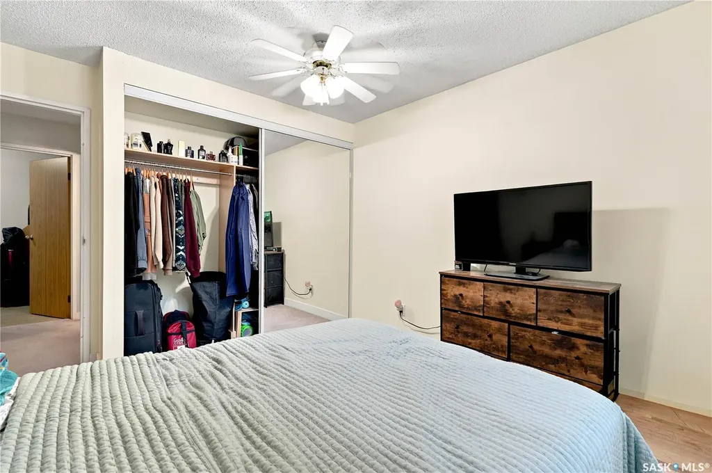 122 Edinburgh Place Saskatoon SK S7H 5J7