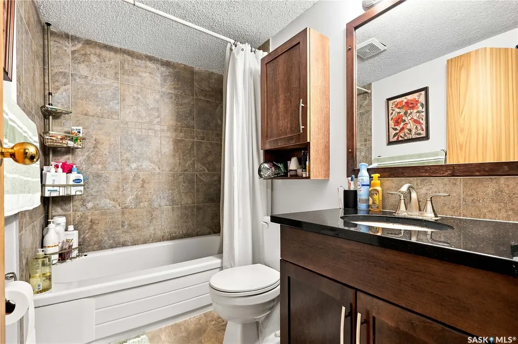 122 Edinburgh Place Saskatoon SK S7H 5J7