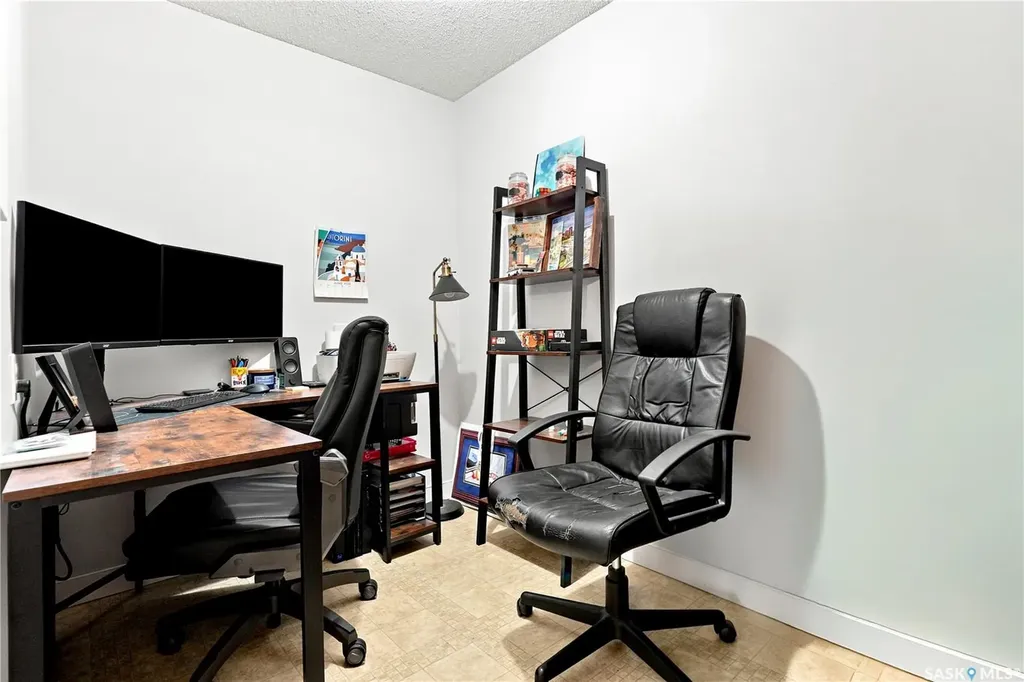 122 Edinburgh Place Saskatoon SK S7H 5J7