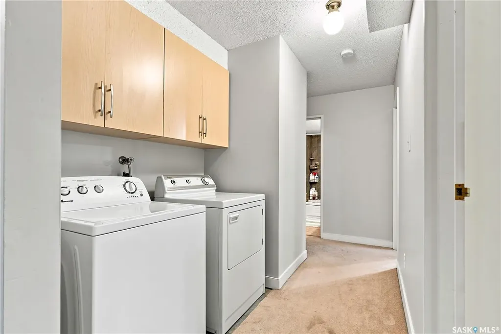 122 Edinburgh Place Saskatoon SK S7H 5J7