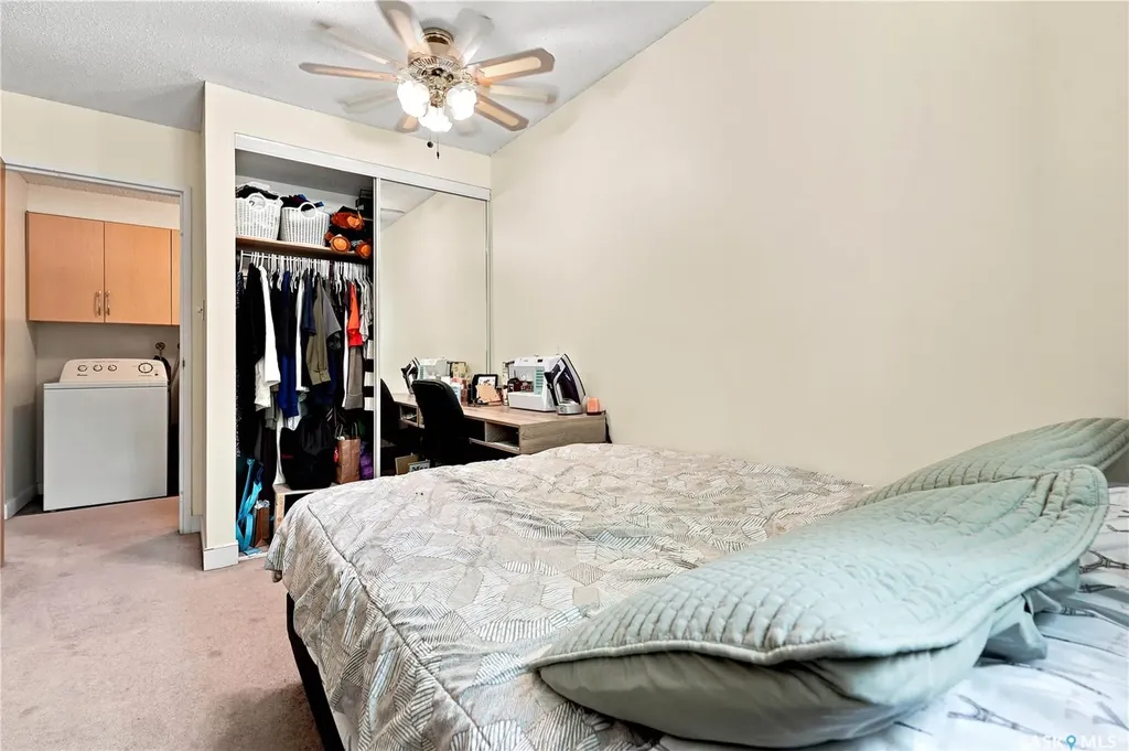 122 Edinburgh Place Saskatoon SK S7H 5J7