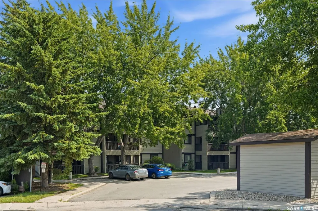 122 Edinburgh Place Saskatoon SK S7H 5J7