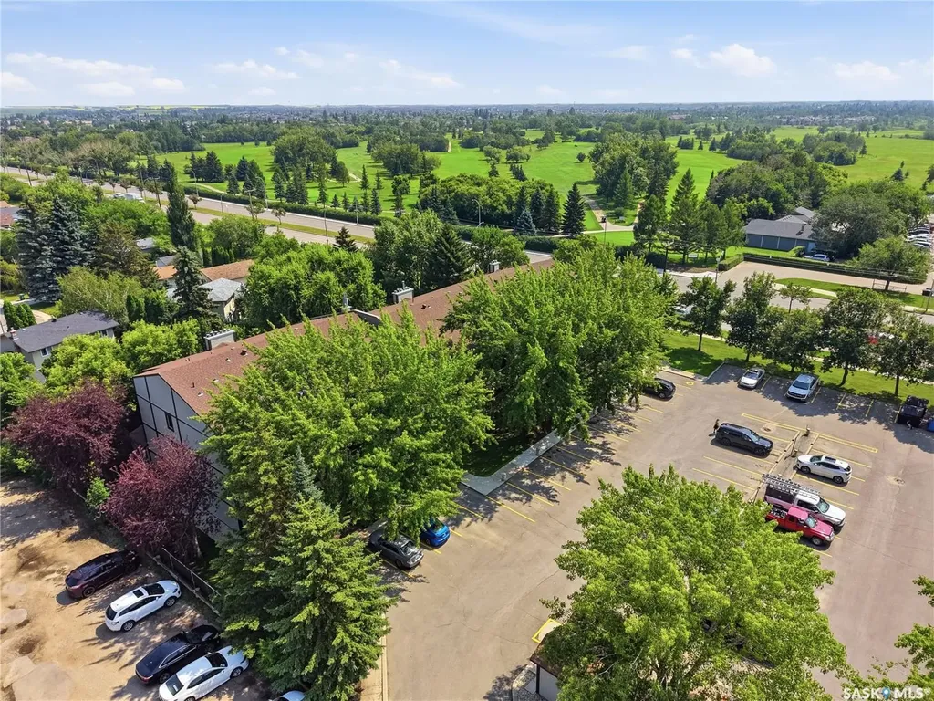 122 Edinburgh Place Saskatoon SK S7H 5J7