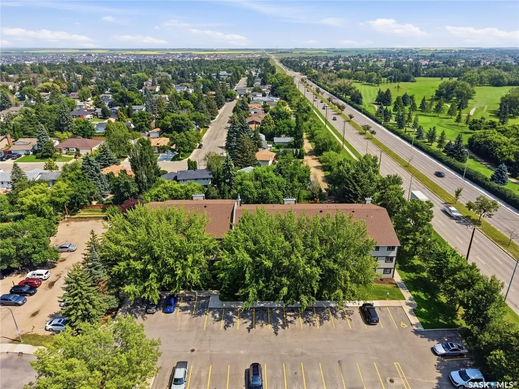 122 Edinburgh Place Saskatoon SK S7H 5J7