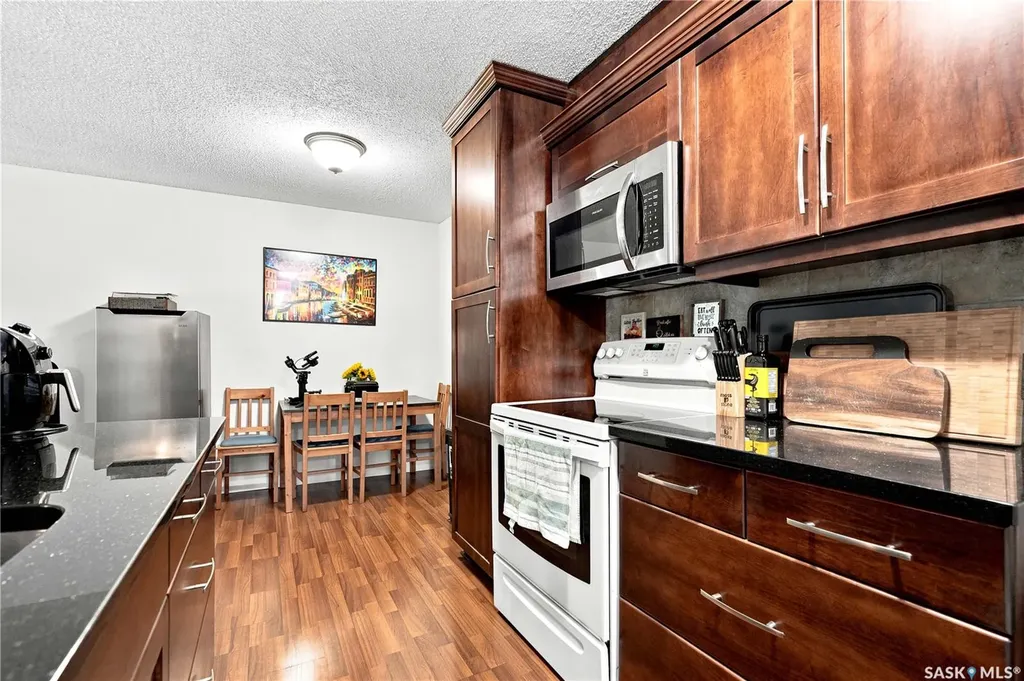 122 Edinburgh Place Saskatoon SK S7H 5J7