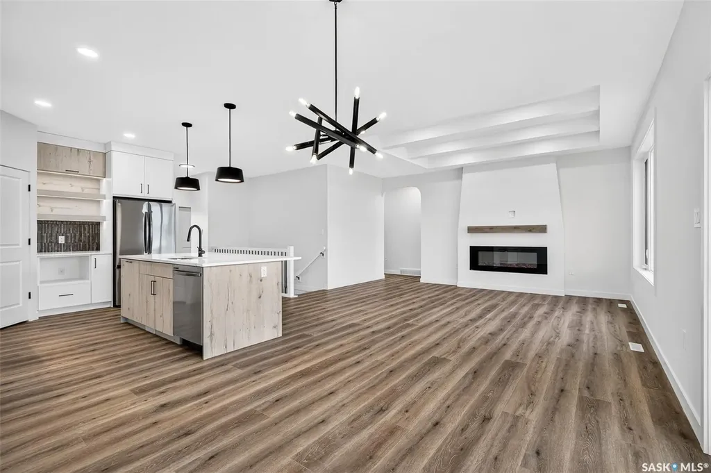 1722 Hayes Lane Moose Jaw SK S6J 0B6