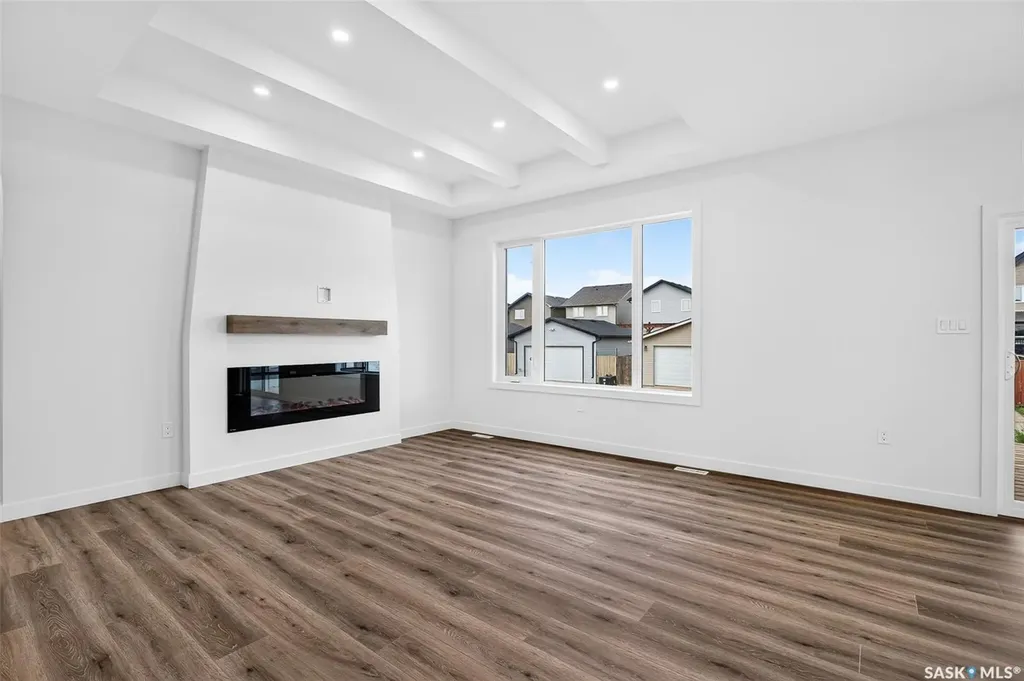 1722 Hayes Lane Moose Jaw SK S6J 0B6