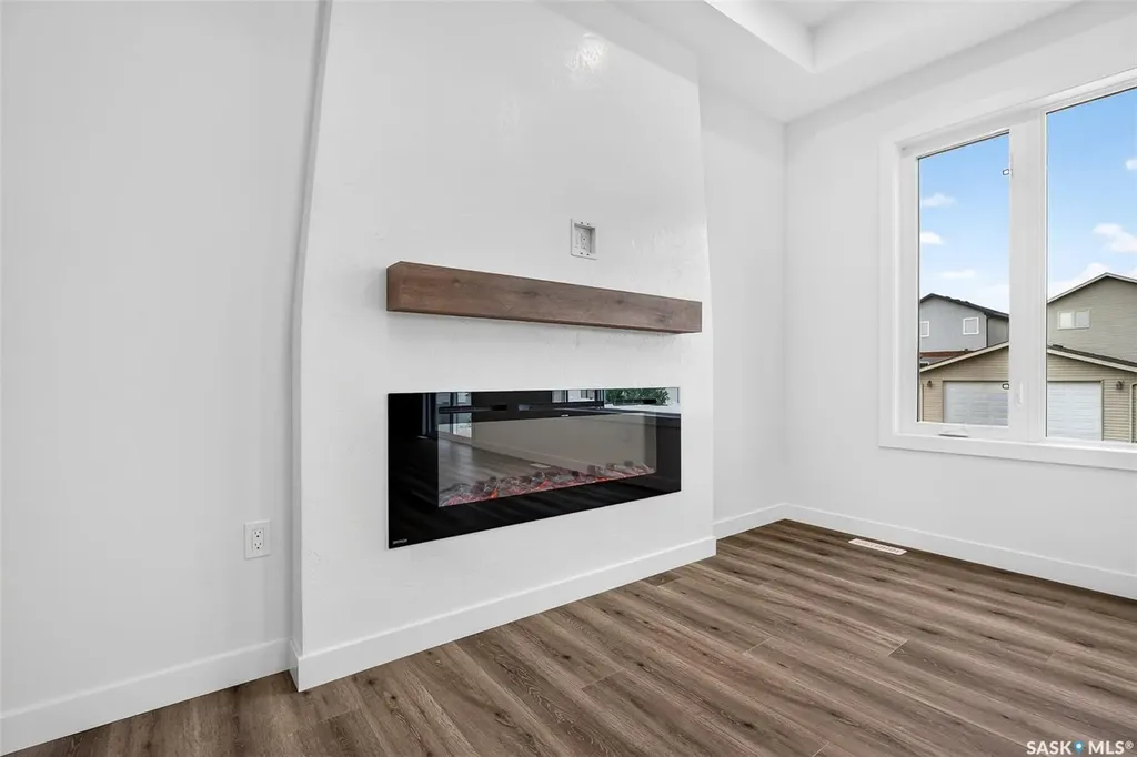 1722 Hayes Lane Moose Jaw SK S6J 0B6
