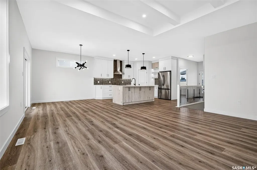 1722 Hayes Lane Moose Jaw SK S6J 0B6