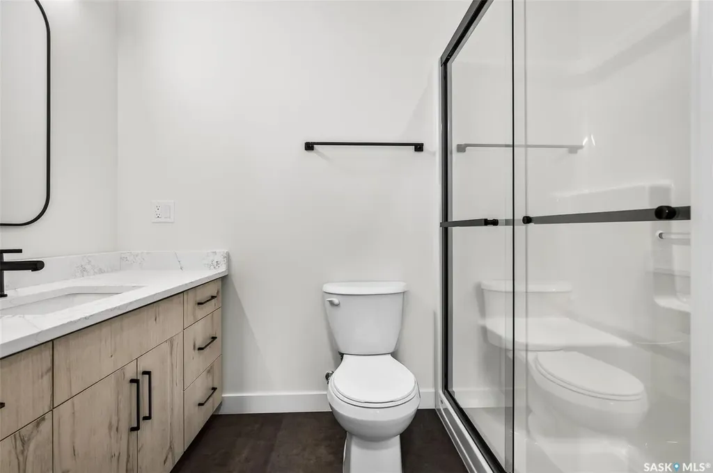 1722 Hayes Lane Moose Jaw SK S6J 0B6