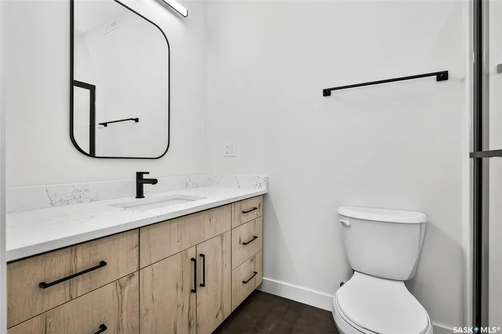 1722 Hayes Lane Moose Jaw SK S6J 0B6