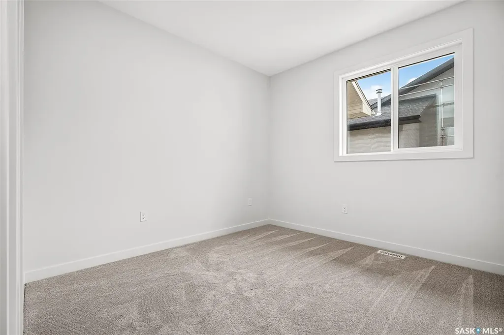 1722 Hayes Lane Moose Jaw SK S6J 0B6