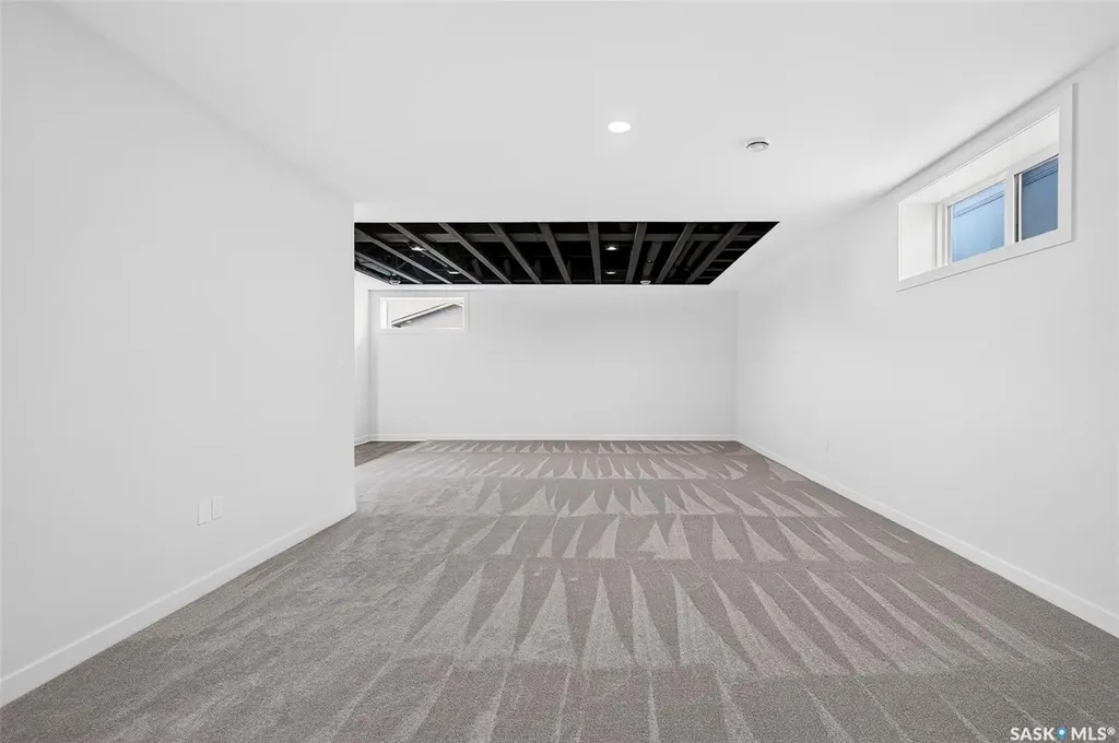 1722 Hayes Lane Moose Jaw SK S6J 0B6