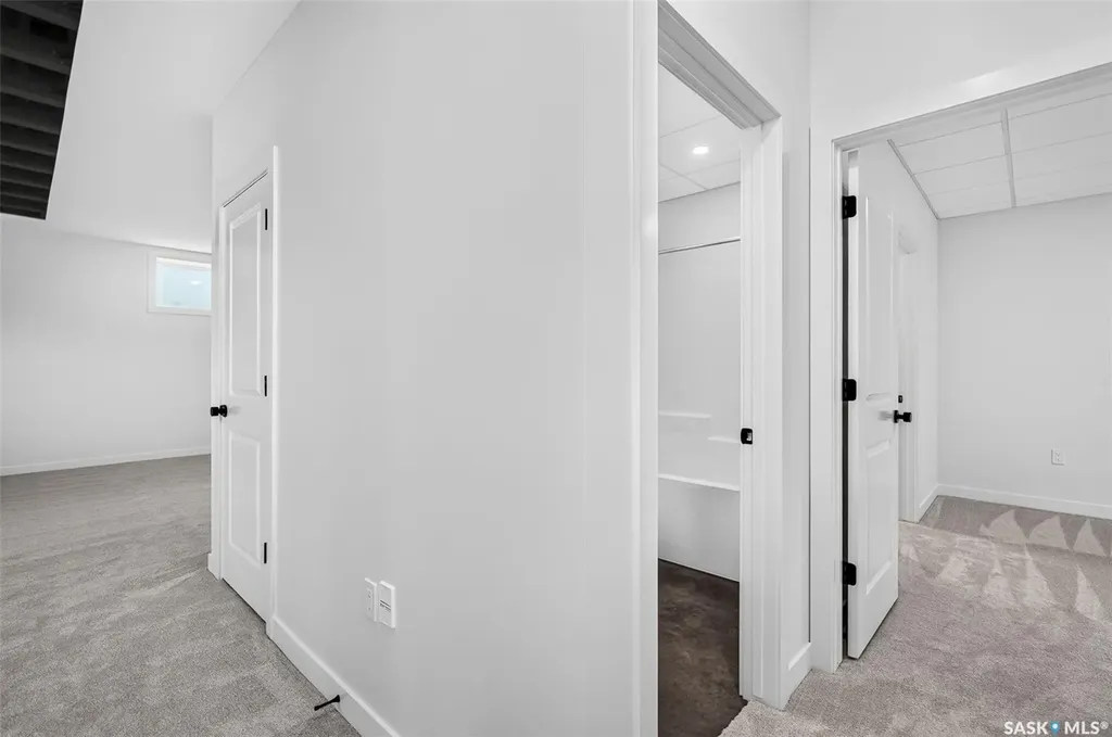 1722 Hayes Lane Moose Jaw SK S6J 0B6