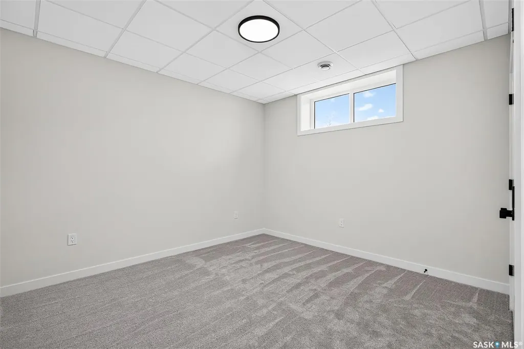 1722 Hayes Lane Moose Jaw SK S6J 0B6