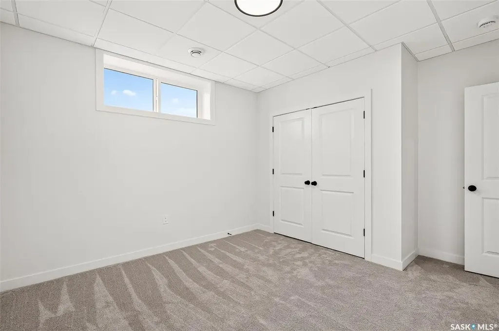 1722 Hayes Lane Moose Jaw SK S6J 0B6