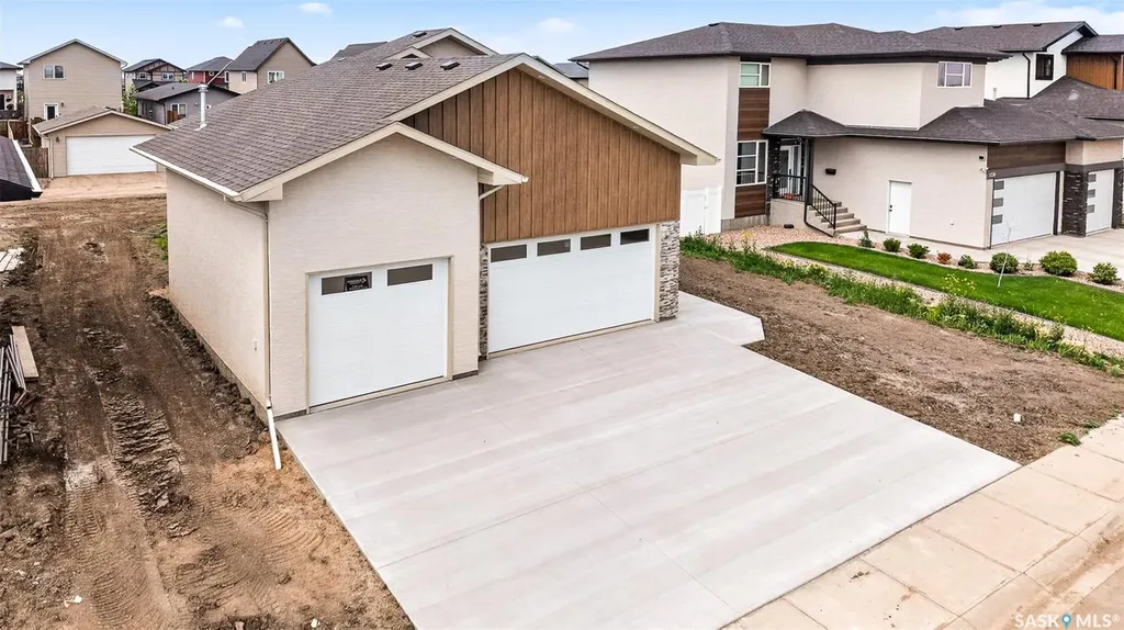 1722 Hayes Lane Moose Jaw SK S6J 0B6